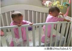 双子赤ちゃんが同時くしゃみ、絶妙な&ldquo;ステレオ&rdquo;動画に称賛の声続々。