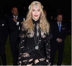 マドンナ、マイケル・ジャクソンと濃厚キス告白