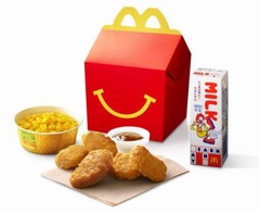 ハッピーセット常時BOX入りに、期間限定特典好評でレギュラー化。