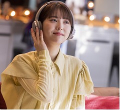 浜辺美波、&ldquo;プライベートのように音楽楽しむ表情&rdquo;褒められ照れ笑い