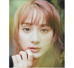 アンニュイな表情の&ldquo;赤毛の平祐奈&rdquo;に反響「美人さん」「素顔も素敵」