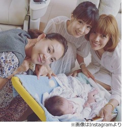 優しい笑顔のほしのあき近影、SHEILAやSHIHOと東尾理子宅を訪問。