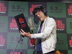 博多華丸が&ldquo;感染&rdquo;からの復活、ゾンビサッカー映画の公開アフレコ。