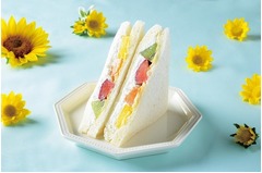 夕張メロン入りフルーツサンド、ローソンの人気商品に旬の素材を。