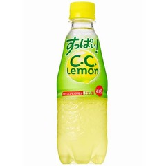すっぱい＆強炭酸C.C.レモン、通常の4倍量にあたるクエン酸を配合。