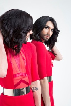 「絶世のヒゲ美人」来日が決定、ユーロヴィジョン優勝のコンチータ。