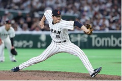 力投する大勢　野球