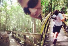 【写真】リスと仲良く写真&rarr;直後に攻撃、2枚の写真のギャップが話題に。