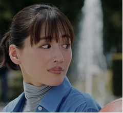 綾瀬はるか&ldquo;しあわせって今日のこと&rdquo;ユニクロ新CM、サザン新曲が盛り上げる