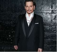 ジョニー・デップ、アンバーを名声目的と非難