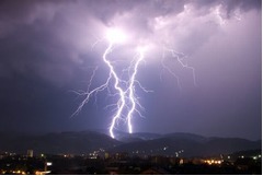 6回目の雷直撃も無事回復、なぜか数年の間に撃たれ続ける米国の男性。