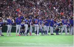 肩を落とす台湾ナイン　野球