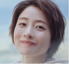 石原さとみ&ldquo;美しい香り&rdquo;に包まれごきげんに、「ハミングフレア」新CM