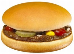 マックが「ハンバーガー無料券」、バーガー類を1個購入ごとに配布。