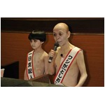 【写真】白い坂田利夫が「呪怨」に乱入、&ldquo;白い男の子&rdquo;俊雄と対決。