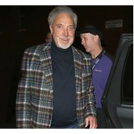 トム・ジョーンズとアクセル・ローズら大騒ぎ