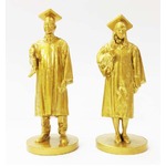 &ldquo;東大生フィギュア&rdquo;のお守り、現役＆一浪合格者がモデルとして協力。