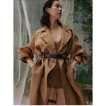 &ldquo;いつもと違う&rdquo;のんに反響、大胆な超ミニパンツで太もも露わ