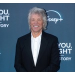 ジョン・ボン・ジョヴィ、女性説得し&ldquo;橋から飛び降り&rdquo;阻止