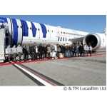 出演者搭乗「R2-D2 ANA JET」、米ハリウッドと英ロンドンをつなぐ。