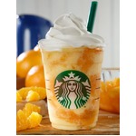 オレンジ3種使うフラペチーノ、果肉感を贅沢に味わえるジューシーさ。