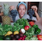 果物と野菜のみ食べ続けた人気&ldquo;ヴィーガン&rdquo;インフルエンサー、39歳で死去