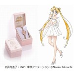 セーラームーンの限定腕時計、クリスタルスターコンパクトをイメージ。