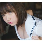 17歳&ldquo;プロフェッショナル巨乳&rdquo;が初写真集