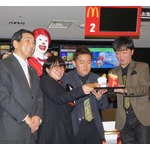 ＋100円でパティ倍の夜マック、最初の客の感想は？