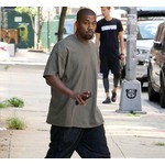 カニエ・ウェスト、突如Twitterとインスタ削除