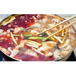 侵入した店で火鍋楽しむ泥棒、酒飲みベッドで休むなどやりたい放題。