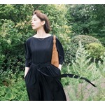 のん、&ldquo;休日ブラックコーデ&rdquo;で佇む姿に「めっちゃ素敵」「大人チック」