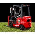 カープ坊や付きフォークリフト、真っ赤な&ldquo;広島東洋カープ仕様&rdquo;。