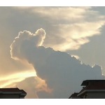 女子高生撮影&ldquo;いいね雲&rdquo;にいいね殺到