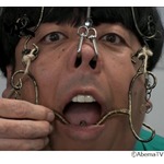 バナナマン日村、プロの鼻フック「痛くない」