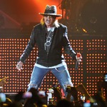 アクセル・ローズが足を骨折「23年もやってないことをやると&hellip;」。