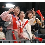 広瀬すず「三井のすずちゃん」新作CM、新たに開業した大型多目的アリーナでバスケ観戦