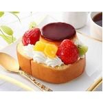 セブンが年末年始限定ケーキ、プリンとフルーツで彩る贅沢ロール。