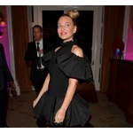 シーア、初監督映画に批判殺到で「自殺願望が再発」