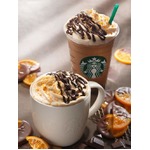 オレンジ薫るスタバ冬限定モカ、異なる味や食感のトッピングにこだわり。