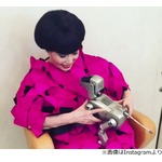 黒柳徹子&ldquo;相棒&rdquo;AIBOのグレーちゃんに笑顔