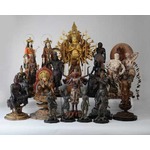 &ldquo;仏像21体入り&rdquo;100万円福袋、ミュージアムさながらの豪華絢爛さ。