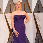 リース・ウィザースプーン訴えられる、自身のブランドロゴはパクり？