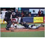 本塁タッチアウトの仲田　野球