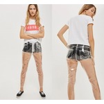 完全に&ldquo;スケスケ&rdquo;なジーンズ