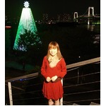 川嶋あい&ldquo;原点の地&rdquo;でライブ、ツリー点灯式で新曲など6曲を披露。