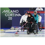 ストーンを放つ小川