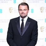 ディカプリオが出会い系ハマる、女性ユーザーの写真眺めることに夢中。