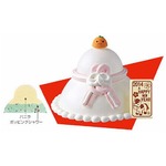 サーティワンの限定&ldquo;鏡もち&rdquo;、横13cm&times;高さ9cmのアイスケーキ。