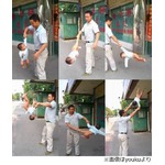幼児の&ldquo;少林拳訓練&rdquo;に猛批判、手や足だけを持ってグルングルン。